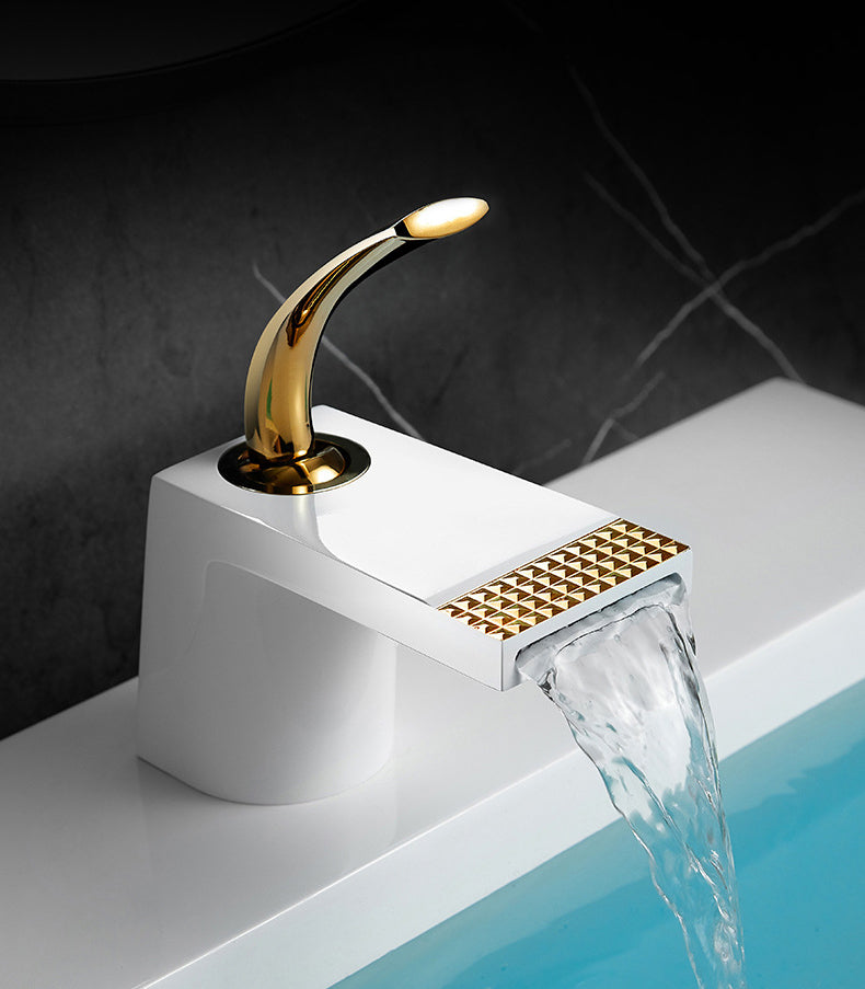 Homelody Einzigartiges Design Wasserfall-Mischbatterie Kupfer Badarmatur mit abgeflachtem Auslauf für niedriges Waschbecken und Handspüler